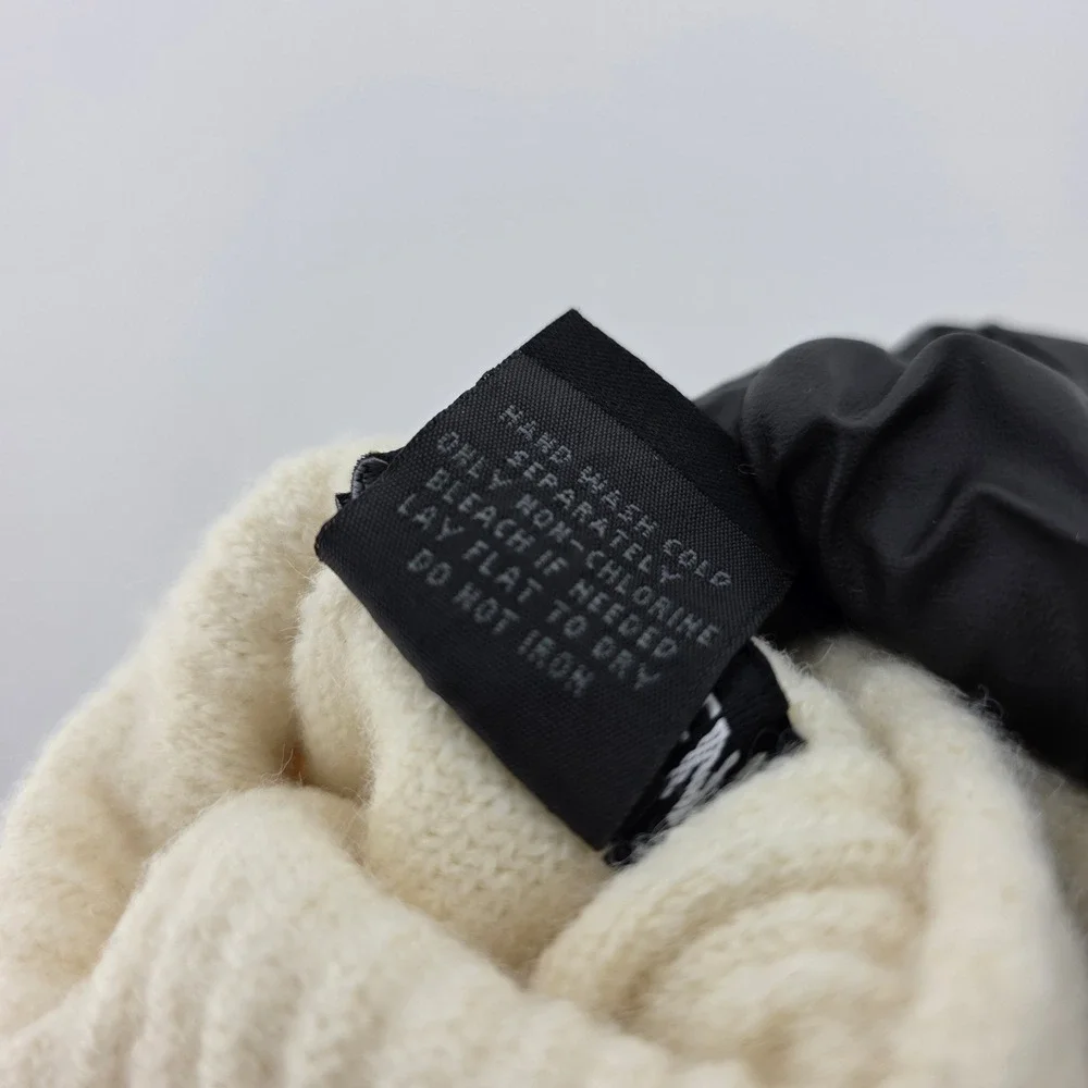 Steve Madden Ribbed Knit Touchscreen Gloves Ivory One Size NEW Minimalist Gift